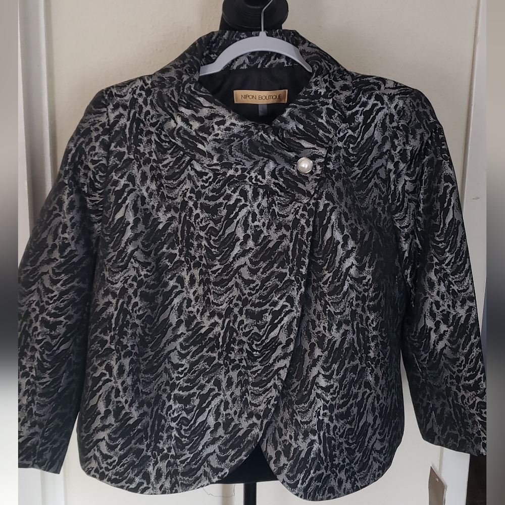 Nipon Boutique Textured Black and Gray Blazer